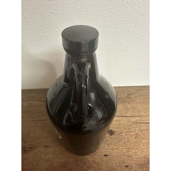 Vertigo Brewing 64 fl. oz Amber Glass Growler Bottle Jug Hillsboro Oregon Beer - Picture 5 of 13